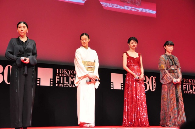 安藤サクラ＆蒼井優＆満島ひかり＆宮崎あおい／第30回東京国際映画祭オープニングセレモニー