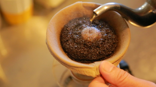 自家焙煎コーヒーの店「Cafe MARUGO」で店主が淹れる極上の一杯を味わおう