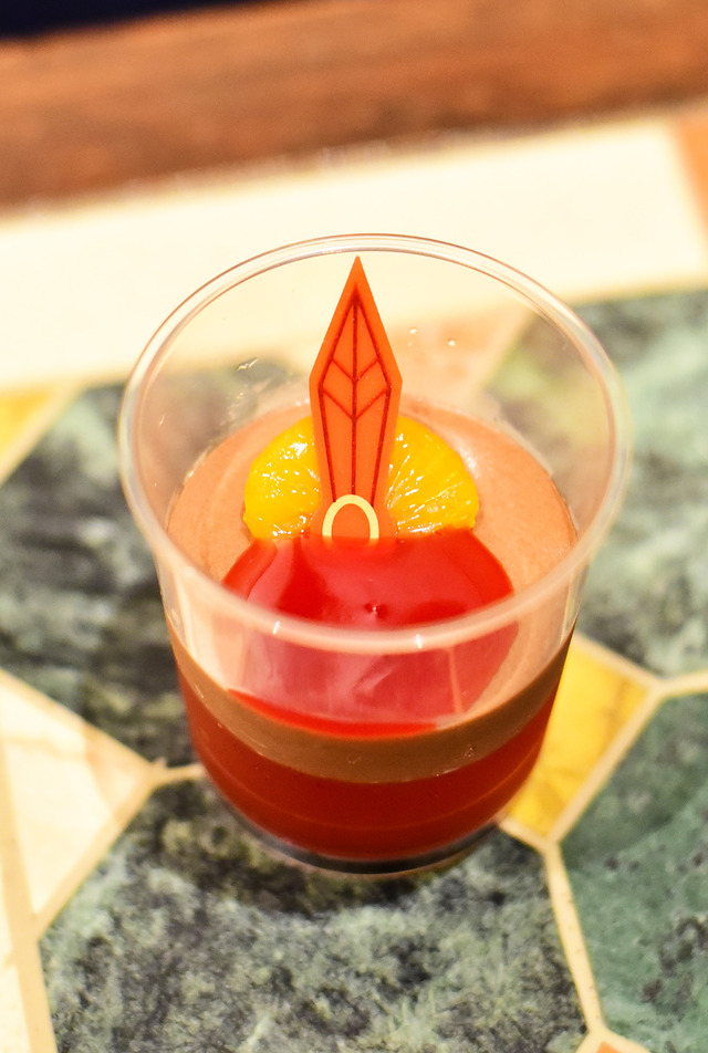 「ストロベリーゼリー＆チョコレートムース」