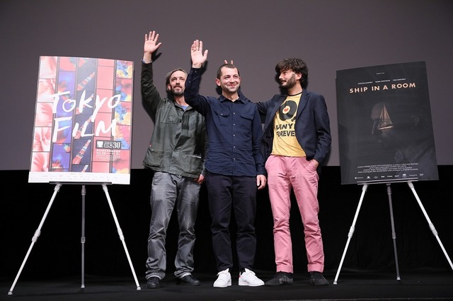 『シップ・イン・ア・ルーム』