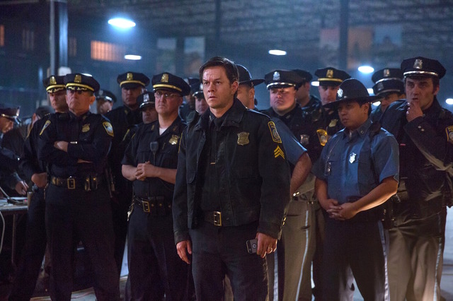 『パトリオット・デイ』TM & （R） CBS Films, CBS and Eye Design and all related logos are marks of CBS Broadcasting Inc.  Patriot’s Day （C） 2016 CBS Films Inc. and Lions Gate Films Inc.  All Rights Reserved.  Artwork & Supplementary Materials （C） 2017 Lions Gate Entertainment Inc.  All Rights Reserved.