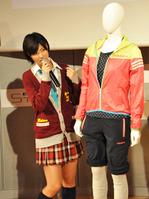 『高校デビュー』“恋犬ヌク公”像除幕式