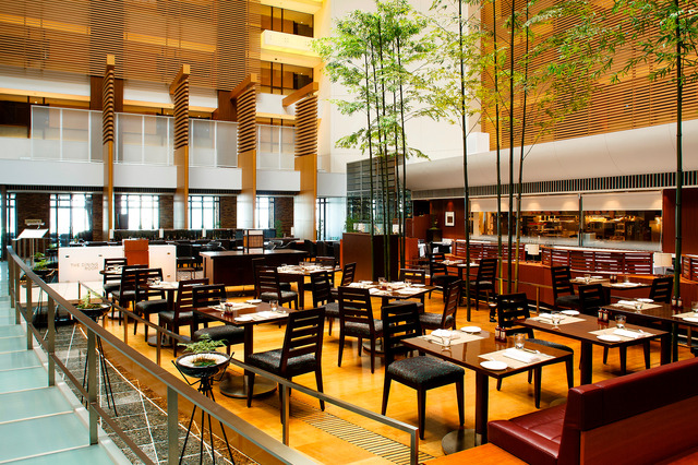 ストリングスホテル東京インターコンチネンタル「15周年記念ランチブッフェ」ダイニングルームイメージ