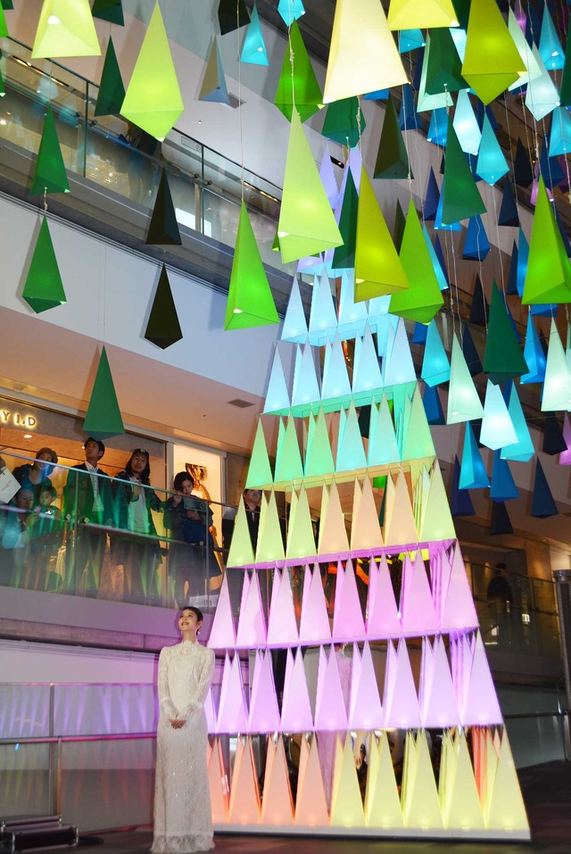 佐々木希／東京・表参道ヒルズ「クリスマスイルミネーション点灯式」