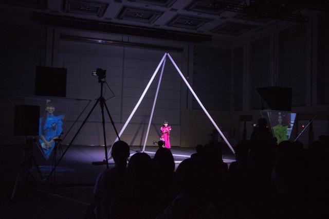 docomo FUTURE-EXPERIMENT VOL.01距離をなくせ。