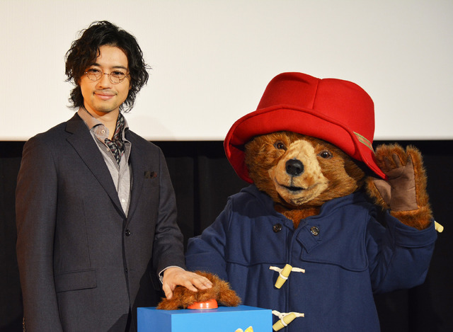 斎藤工＆パディントン／『パディントン2』声優発表＆マーマレードタワー点灯式
