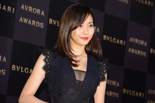 佐野ひなこ／「BVLGARIAVRORA AWARDS 2017」ゴールデンカーペットセレモニー