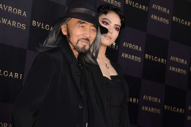 山本耀司＆菅原小春／「BVLGARIAVRORA AWARDS 2017」ゴールデンカーペットセレモニー