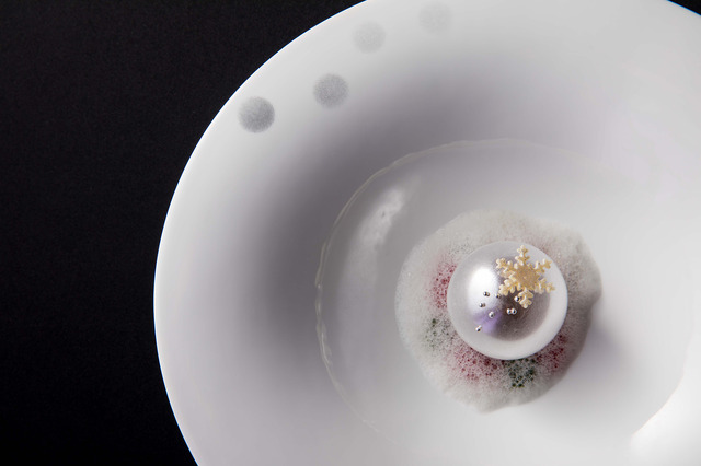 「LA TABLE de Joël Robuchon」（ラ ターブル ドゥ ジョエル・ロブション）クリスマスコースメニュー