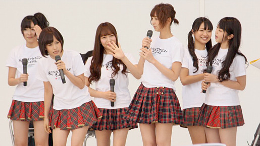 沖縄国際映画祭に参加したAKB48