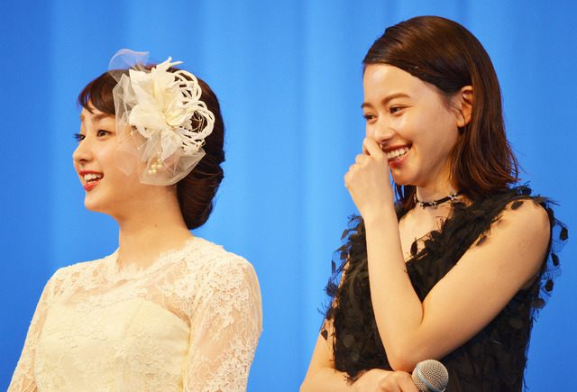 平祐奈＆山本舞香／『未成年だけどコドモじゃない』ホワイトプレミア（完成披露試写会舞台挨拶）