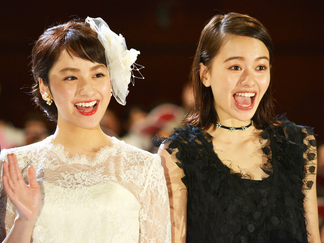 平祐奈&山本舞香/『未成年だけどコドモじゃない』ホワイトプレミア(完成披露試写会舞台挨拶)