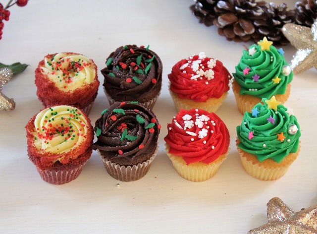 クリスマスカップケーキ　タイニーサイズ／「ローラズ・カップケーキ東京」