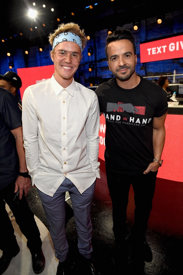 Justin Bieber and Luis Fonsi　Kevin Mazur/Hand in Hand