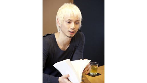 「GLOBAL WORK」の編集長に就任することになった水嶋ヒロ