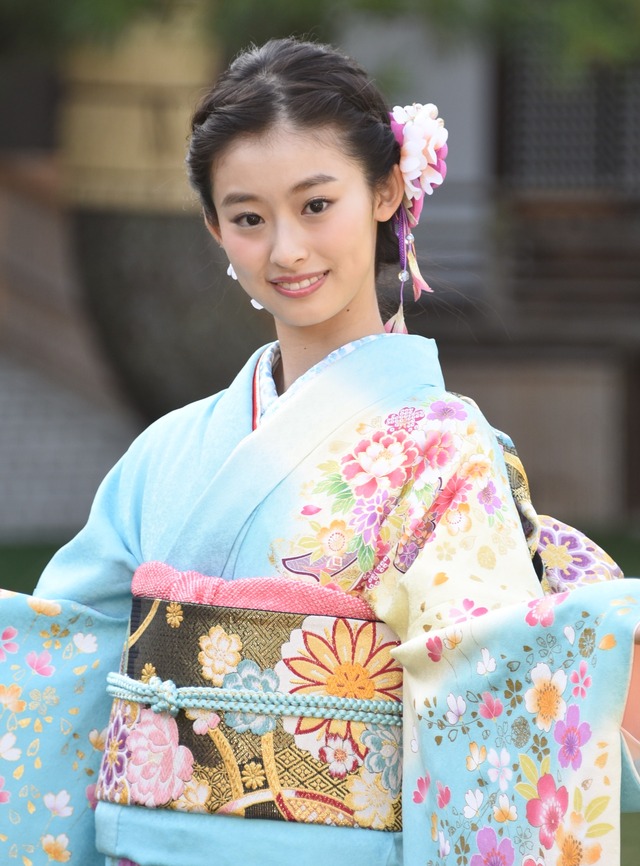 井本彩花／2018年オスカープロモーション晴れ着撮影会