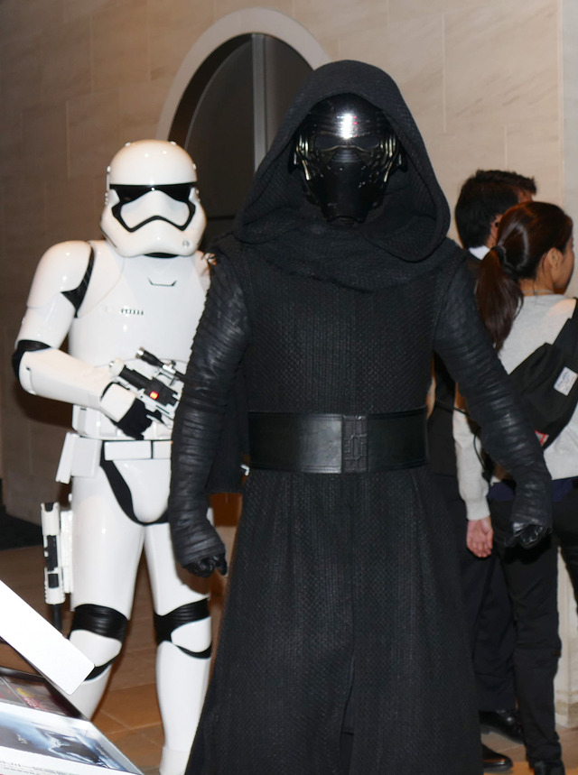 『スター・ウォーズ／最後のジェダイ』“前夜祭”を祝したカウントダウンイベント