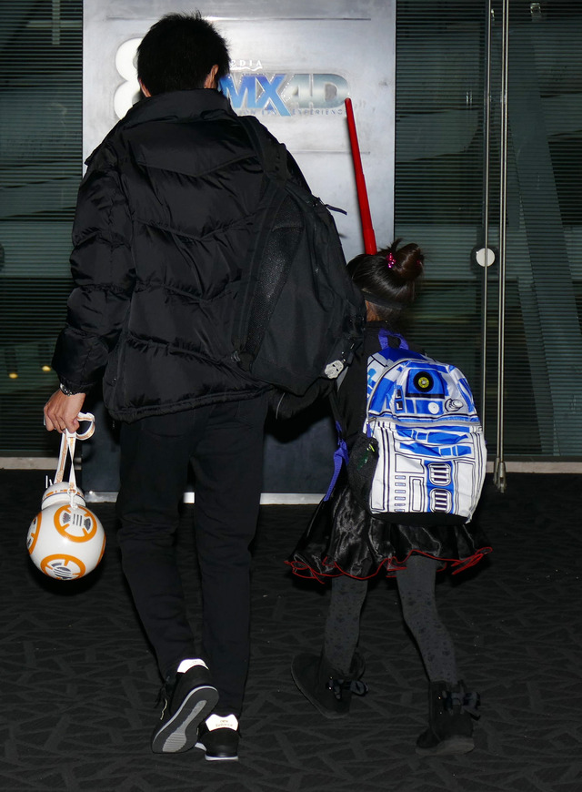 『スター・ウォーズ／最後のジェダイ』“前夜祭”を祝したカウントダウンイベント