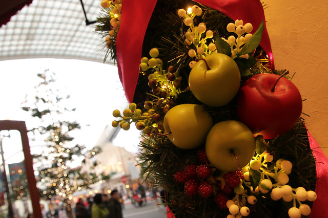 クリスマス・ムード一色のユニバーサル・スタジオ・ジャパン