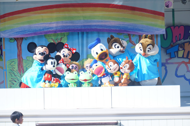 「クリスマス・ファンタジー」開催中の「スーパードゥーパー・ジャンピンタイム」