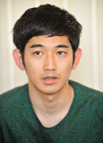 『まほろ駅前多田便利軒』瑛太×松田龍平　photo：Yoshio Kumagai