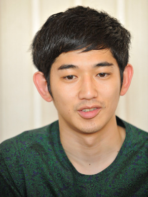 『まほろ駅前多田便利軒』瑛太×松田龍平　photo：Yoshio Kumagai