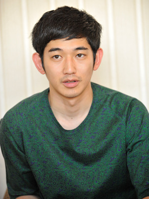 『まほろ駅前多田便利軒』瑛太×松田龍平　photo：Yoshio Kumagai