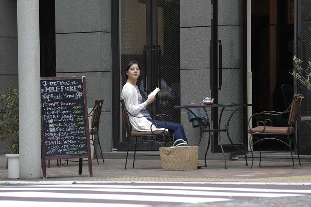 『悪と仮面のルール』新木優子 (C)中村文則／講談社 (C) 2017「悪と仮面のルール」製作委員会