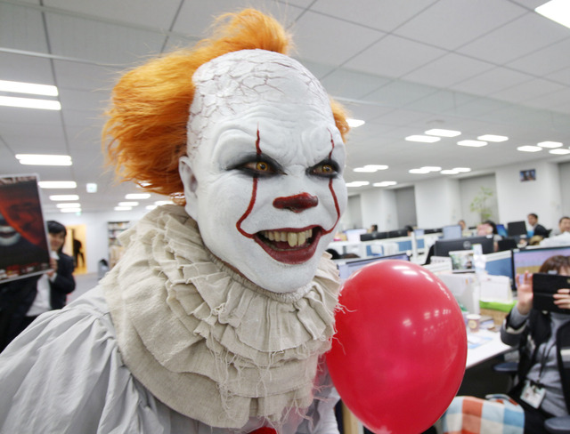 ペニーワイズが編集部訪問/『IT/イット “それ”が見えたら、終わり。』リリース記念