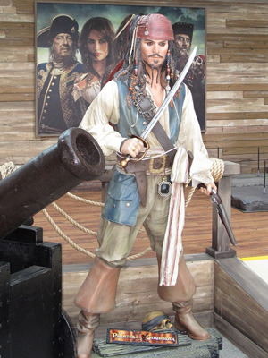 『パイレーツ・オブ・カリビアン／生命の泉』世界展