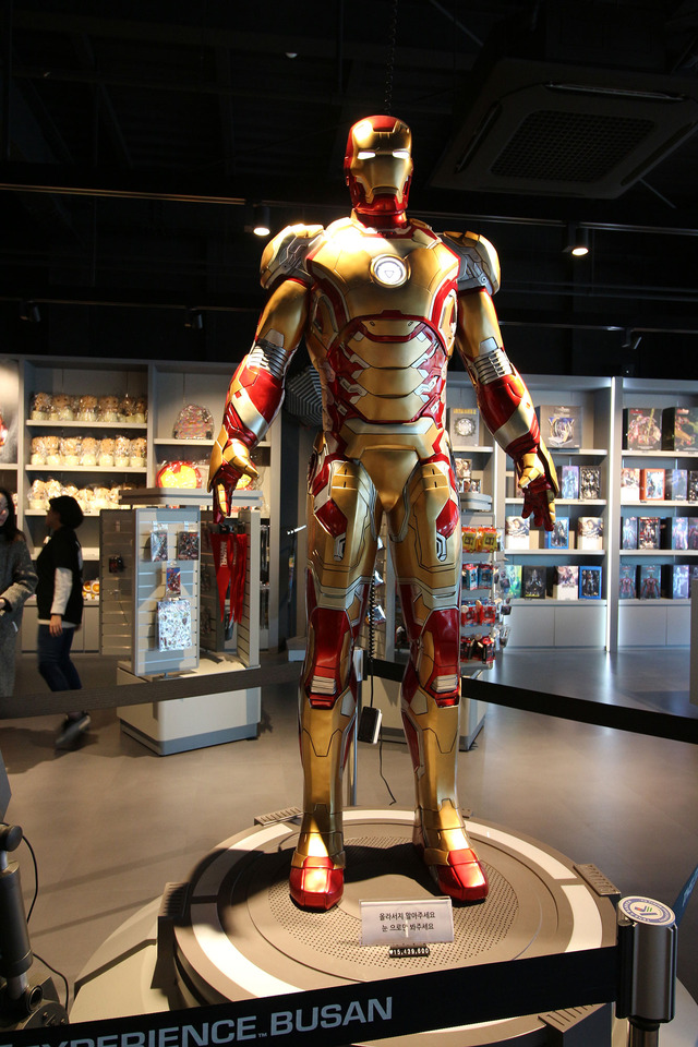 「マーベルエクスペリエンス」販売しているアイアンマン