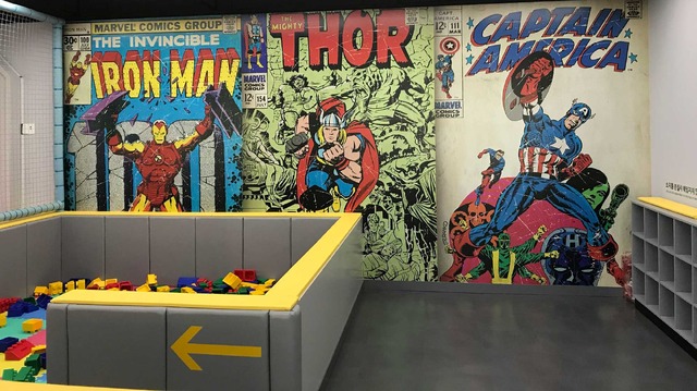「マーベルエクスペリエンス」カフェテリアにあるキッズエリア