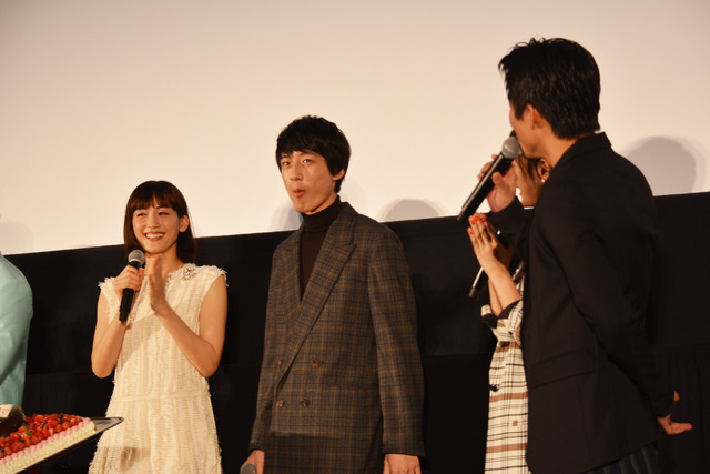 綾瀬はるか＆坂口健太郎／『今夜、ロマンス劇場で』初日舞台挨拶