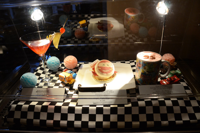 「“ピクサー・プレイタイム”ケーキセット（1/6～3/19）」（￥1,600）／ディズニーアンバサダーホテルのハイピリオン・ラウンジ