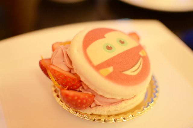 「“ピクサー・プレイタイム”ケーキセット（1/6～3/19）」（￥1,600）／ディズニーアンバサダーホテルのハイピリオン・ラウンジ
