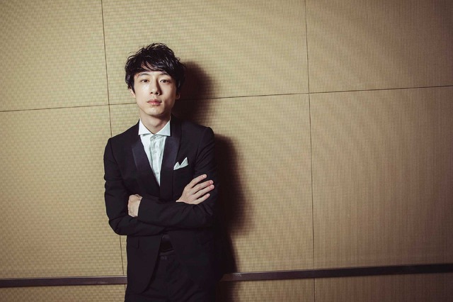 坂口健太郎『今夜、ロマンス劇場で』/photo:You Ishii