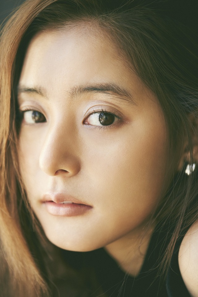 「新木優子オフィシャルカレンダー2018.4-2019.3」特典フォトカード