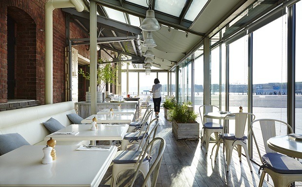 横浜赤レンガ倉庫内観画像(c)Petrina Tinslay