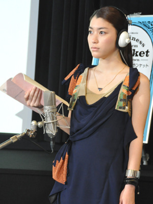 「Happiness is: スヌーピーと幸せのブランケット」公開アフレコ、成海璃子