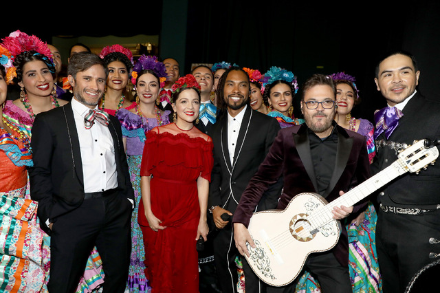 ガエル・ガルシア・ベルナル、ミゲル、ナタリア・ラフォルカデ“Remember Me”（『リメンバー・ミー』）-(C)Getty Images