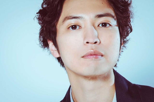 桐山漣『曇天に笑う』／photo：You Ishii