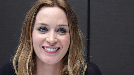 『アジャストメント』エミリー・ブラント -(C) Startraks/AFLO