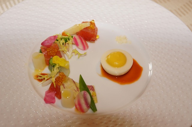 オチェーアノ「“ディズニー・イースター”ランチコース（3/20～6/6）」（￥5,200）