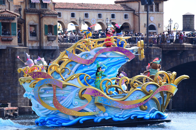 新規水上グリーティング 「ハピエストセレブレーション・オン・ザ・シー」