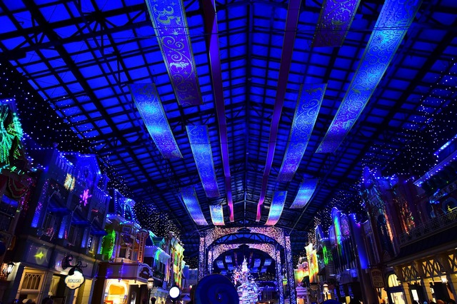 祝祭感炸裂の夜の「セレブレーションストリート」！