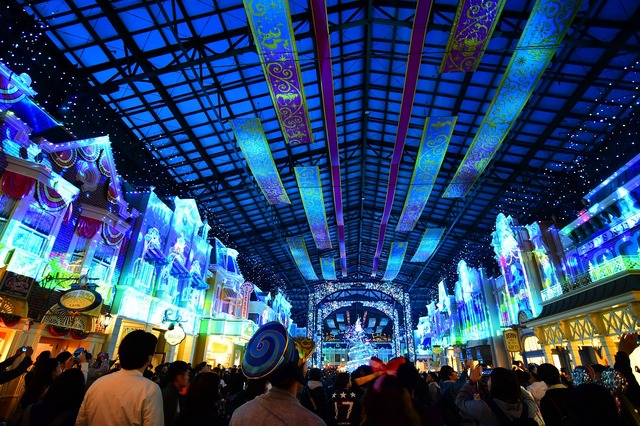 祝祭感炸裂の夜の「セレブレーションストリート」！