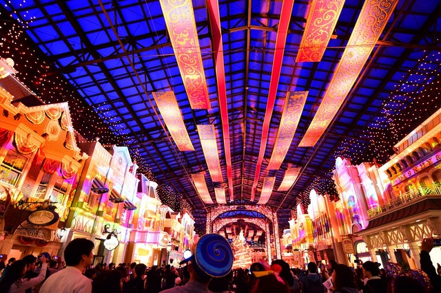 祝祭感炸裂の夜の「セレブレーションストリート」！