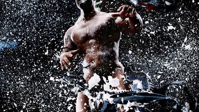 デ・オウ新CM「おまえはもうニオわない」篇　場面写真