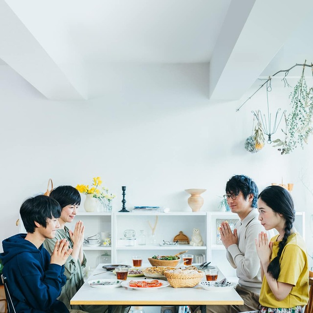 「青葉家のテーブル」