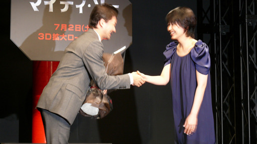 『マイティ・ソー』凱旋帰国会見